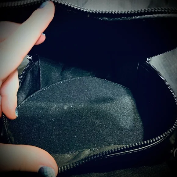 Betsey Johnson Black Heart Bag Charm w Black & Silver Unbranded Rock Crossbody - Picture 14 of 15